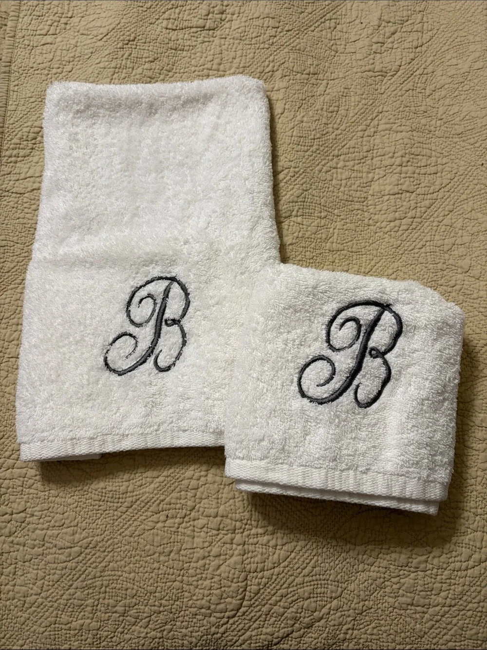 Set of 2: Monogrammed 'B' White Hand Towels